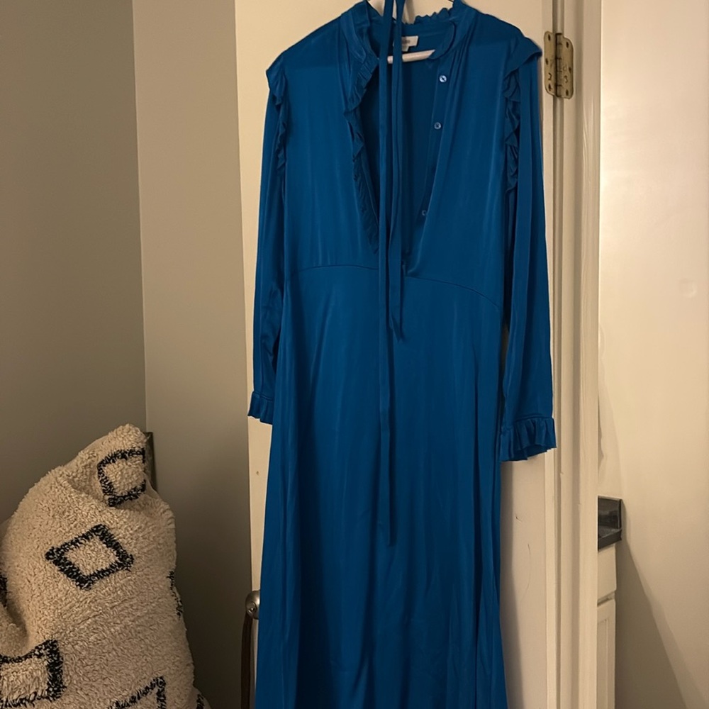 Closed Dress